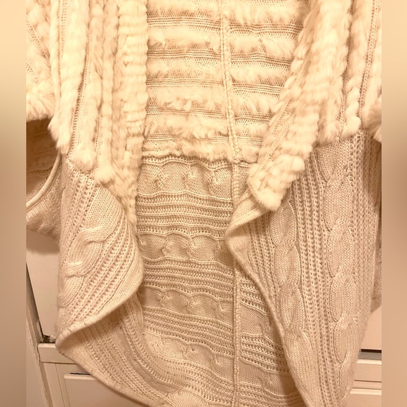 Real Rabbit Fur Cape - Picture 6 of 6